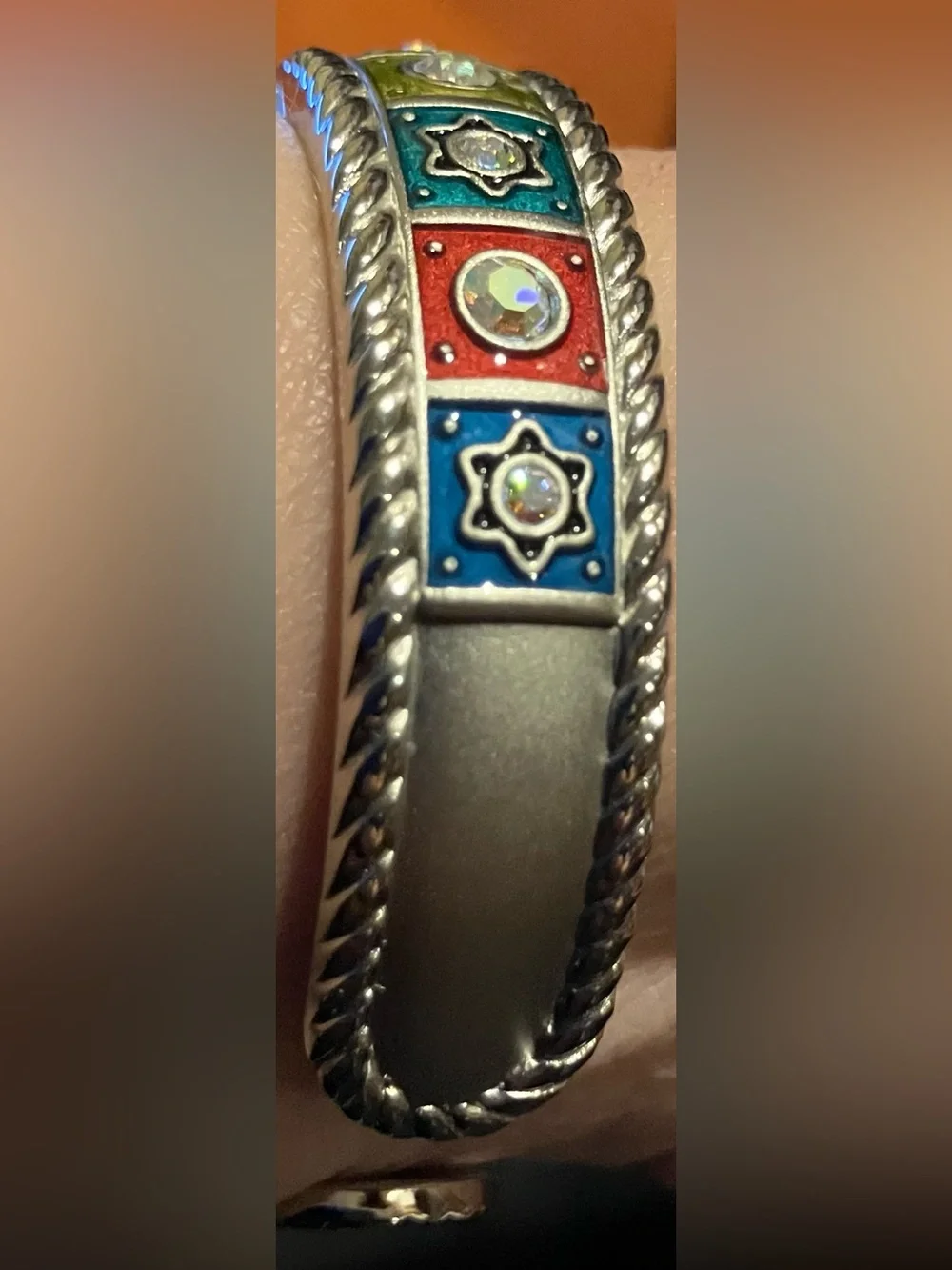 P.O.V. quartz hinged